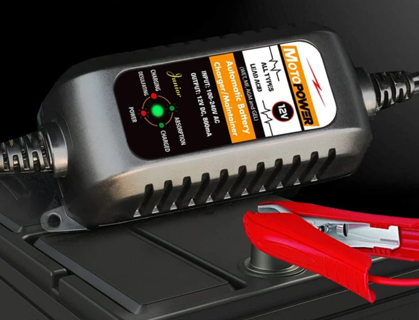 Chargeur pour motos et scooters fiable et facile à utiliser