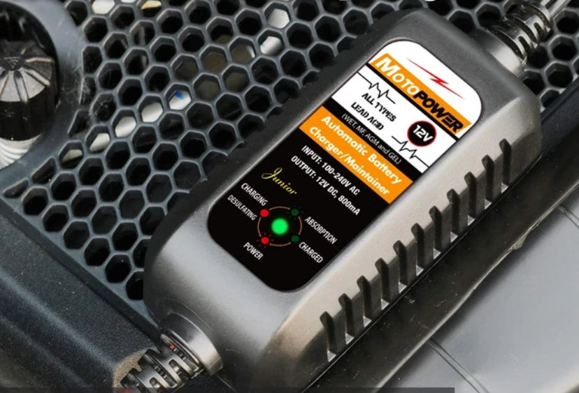 Chargeur pour motos et scooters fiable et facile à utiliser