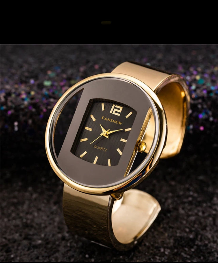 Montre femme au design moderne élégante et raffinée