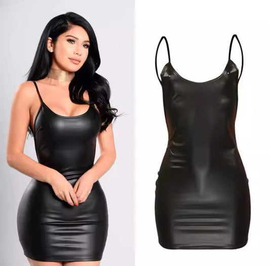 Robe en Skaï Vertigos Paris Robe en skaï chic et moderne pour un style audacieux uniques