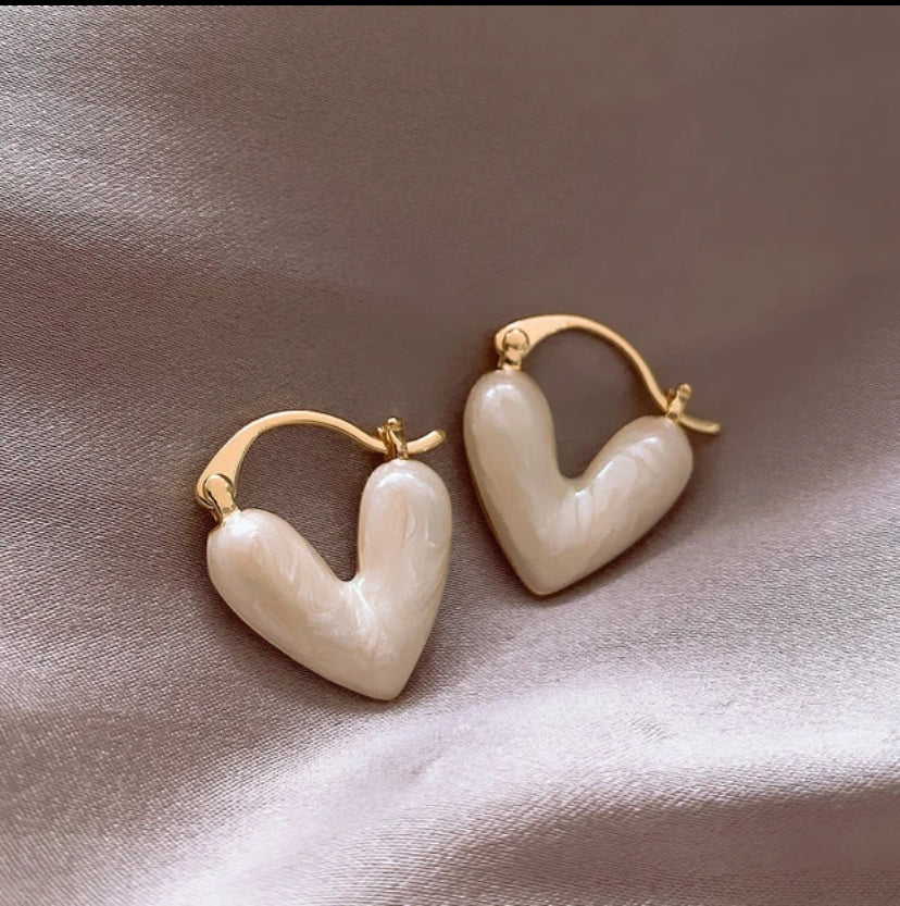 Boucles d’oreilles petit cœur élégantes et délicates