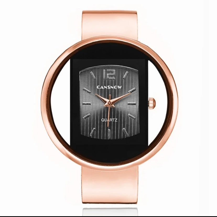 Montre femme au design moderne élégante et raffinée